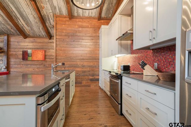 618 Cypress Creek Drive, Mt Vernon, TX 75457