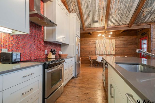 618 Cypress Creek Drive, Mt Vernon, TX 75457