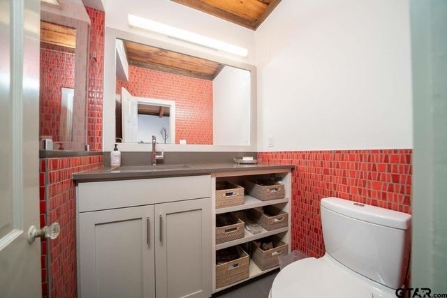 618 Cypress Creek Drive, Mt Vernon, TX 75457