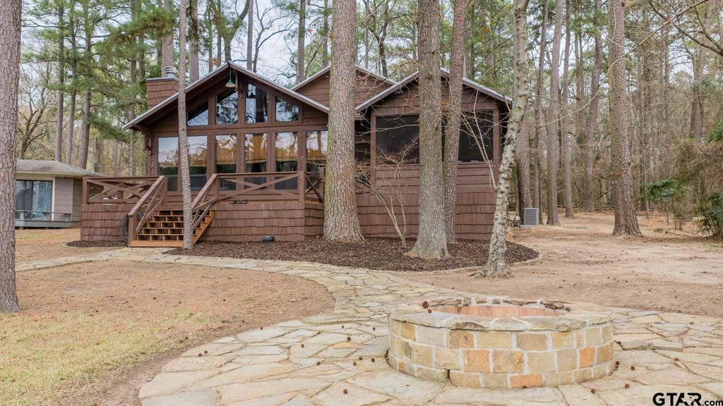 618 Cypress Creek Drive, Mt Vernon, TX 75457