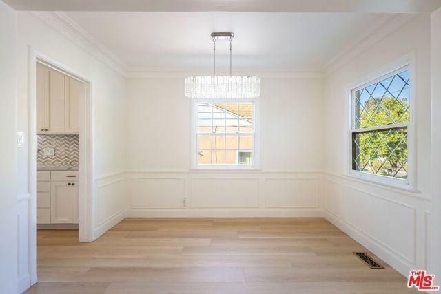 4051 Beverly Glen Boulevard, Sherman Oaks, CA 91423
