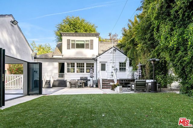4051 Beverly Glen Boulevard, Sherman Oaks, CA 91423