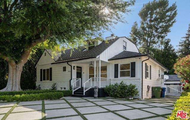 4051 Beverly Glen Boulevard, Sherman Oaks, CA 91423