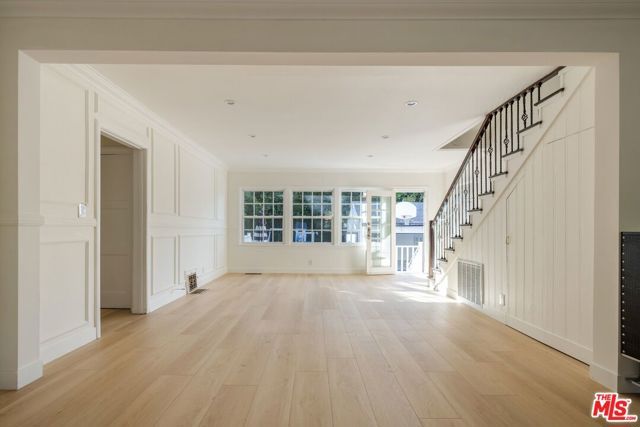 4051 Beverly Glen Boulevard, Sherman Oaks, CA 91423