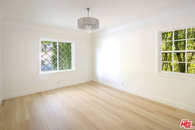 4051 Beverly Glen Boulevard, Sherman Oaks, CA 91423