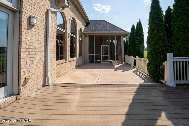 15407 Crystal Springs Way, Louisville, KY 40245