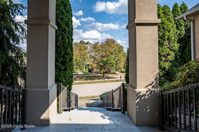 15407 Crystal Springs Way, Louisville, KY 40245