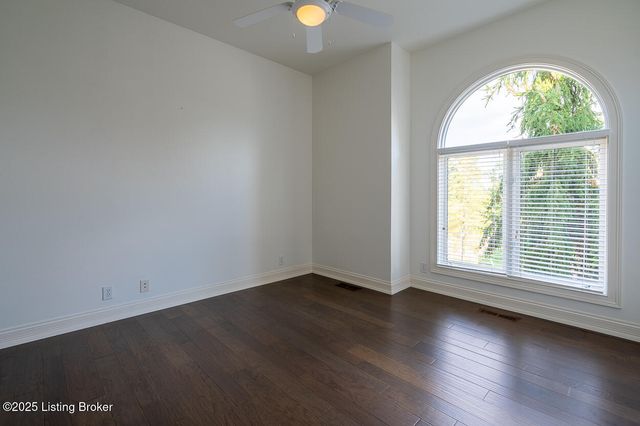 15407 Crystal Springs Way, Louisville, KY 40245