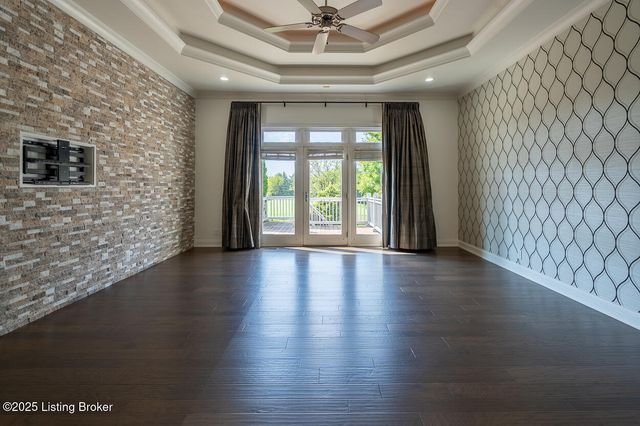 15407 Crystal Springs Way, Louisville, KY 40245