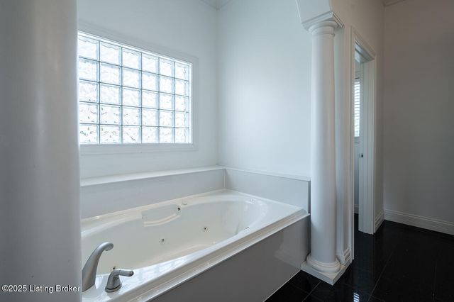 15407 Crystal Springs Way, Louisville, KY 40245