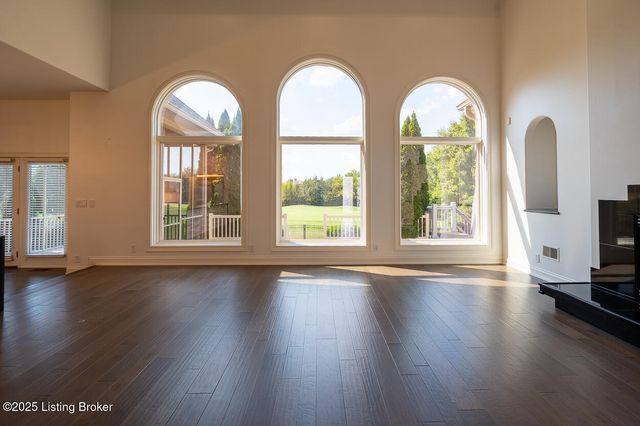 15407 Crystal Springs Way, Louisville, KY 40245