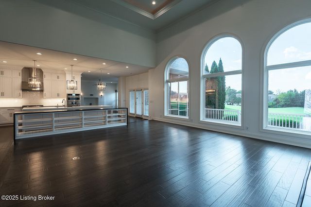 15407 Crystal Springs Way, Louisville, KY 40245