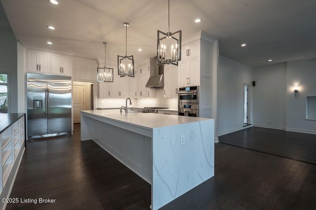 15407 Crystal Springs Way, Louisville, KY 40245