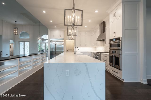 15407 Crystal Springs Way, Louisville, KY 40245