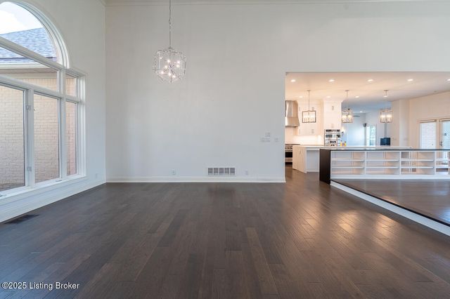 15407 Crystal Springs Way, Louisville, KY 40245