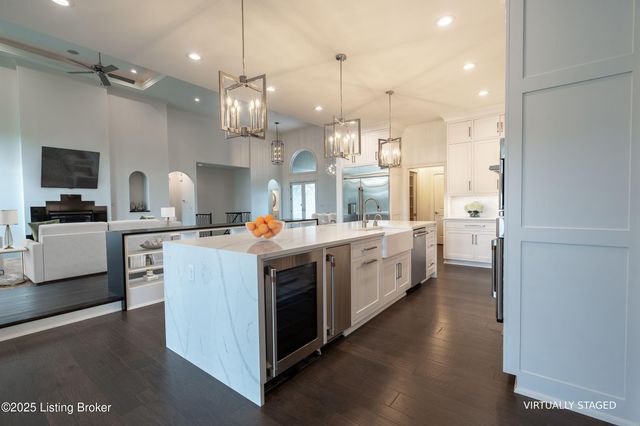 15407 Crystal Springs Way, Louisville, KY 40245