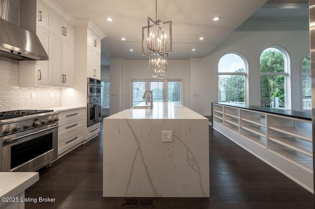 15407 Crystal Springs Way, Louisville, KY 40245