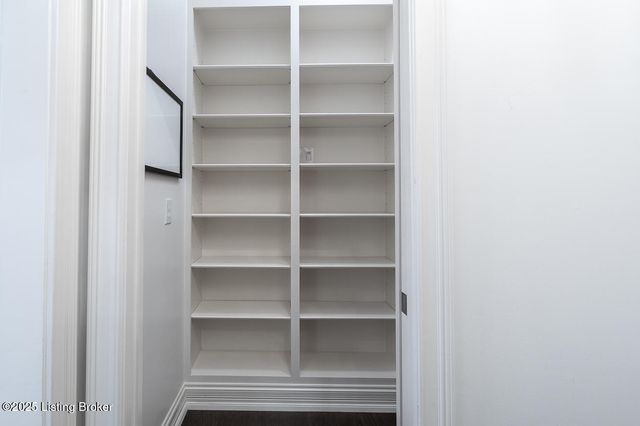 15407 Crystal Springs Way, Louisville, KY 40245