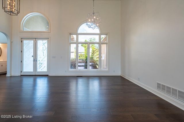 15407 Crystal Springs Way, Louisville, KY 40245