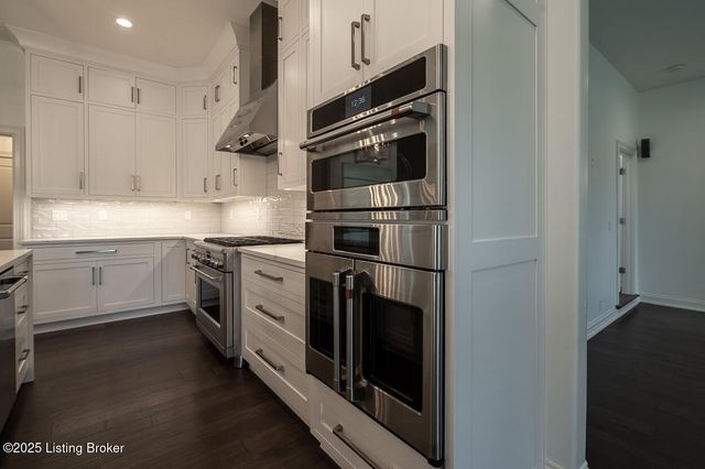 15407 Crystal Springs Way, Louisville, KY 40245