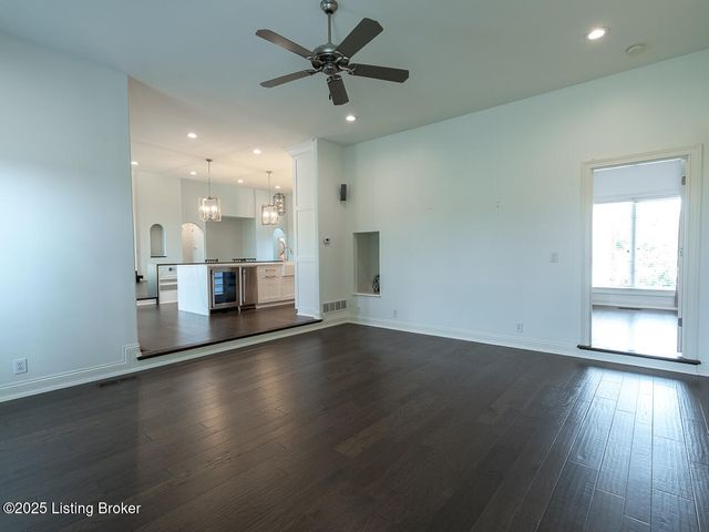 15407 Crystal Springs Way, Louisville, KY 40245