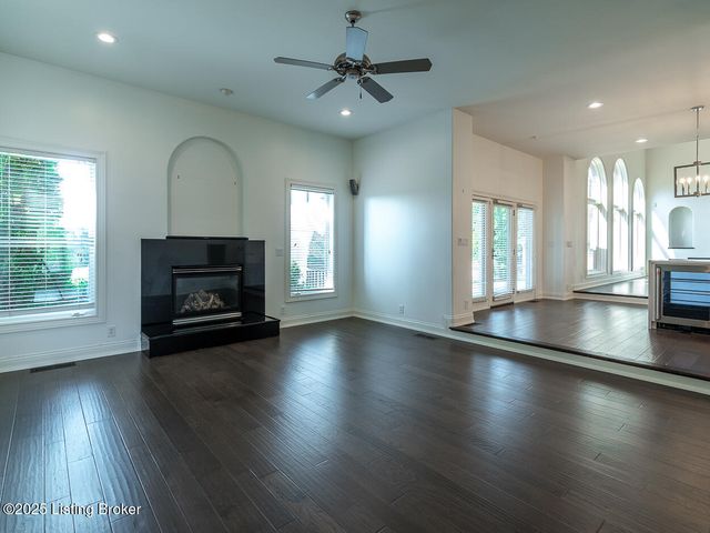 15407 Crystal Springs Way, Louisville, KY 40245