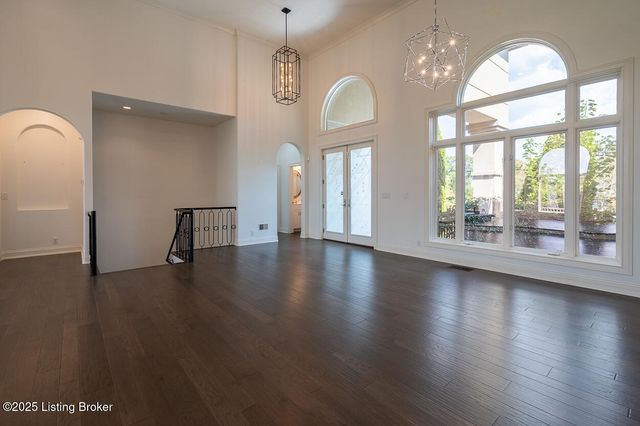 15407 Crystal Springs Way, Louisville, KY 40245