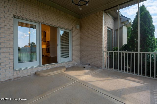 15407 Crystal Springs Way, Louisville, KY 40245