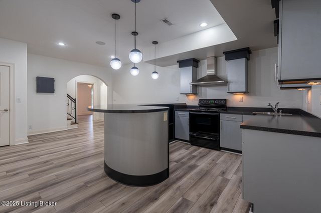 15407 Crystal Springs Way, Louisville, KY 40245