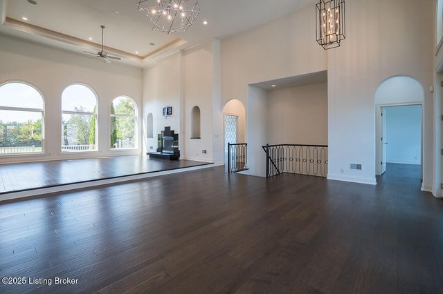 15407 Crystal Springs Way, Louisville, KY 40245