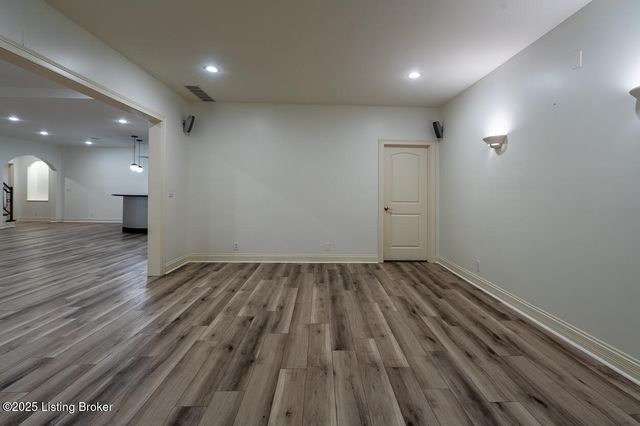 15407 Crystal Springs Way, Louisville, KY 40245