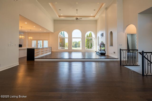 15407 Crystal Springs Way, Louisville, KY 40245