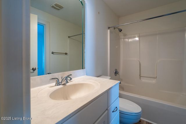 15407 Crystal Springs Way, Louisville, KY 40245