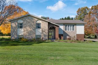 2660 Mayfair Circle, Akron, OH 44312