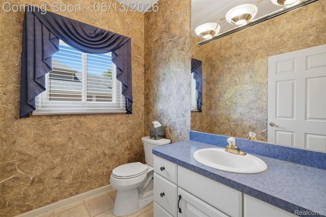2935 Ivy Hill Drive, Commerce Charter Township, MI 48382