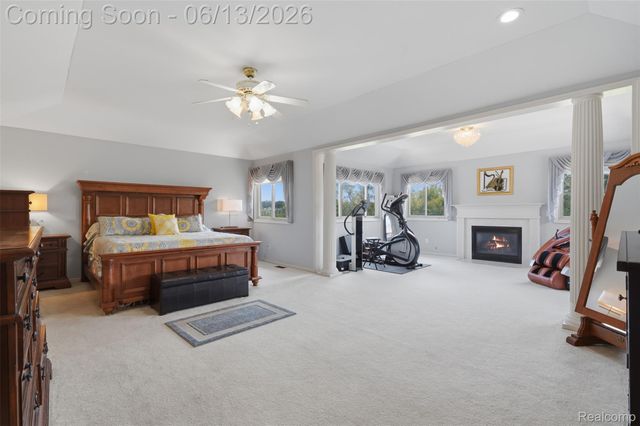 2935 Ivy Hill Drive, Commerce Charter Township, MI 48382