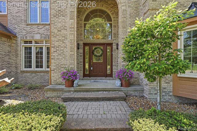 2935 Ivy Hill Drive, Commerce Charter Township, MI 48382