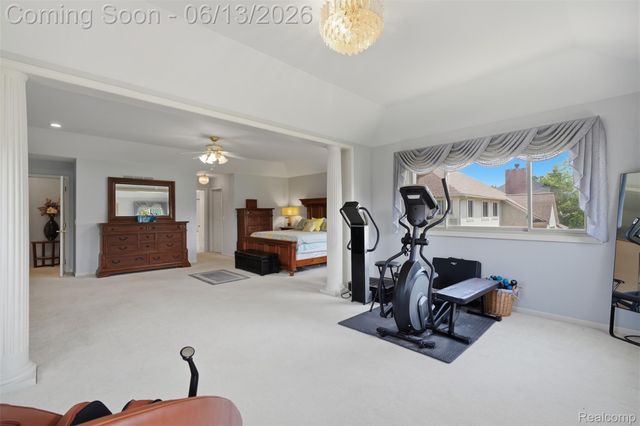 2935 Ivy Hill Drive, Commerce Charter Township, MI 48382