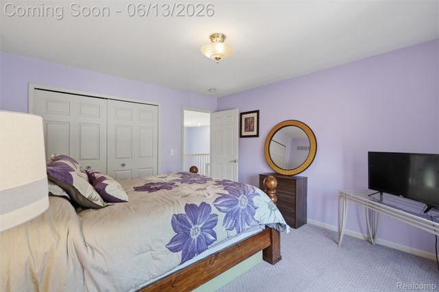 2935 Ivy Hill Drive, Commerce Charter Township, MI 48382