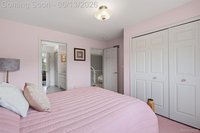 2935 Ivy Hill Drive, Commerce Charter Township, MI 48382
