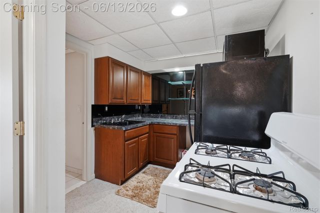 2935 Ivy Hill Drive, Commerce Charter Township, MI 48382