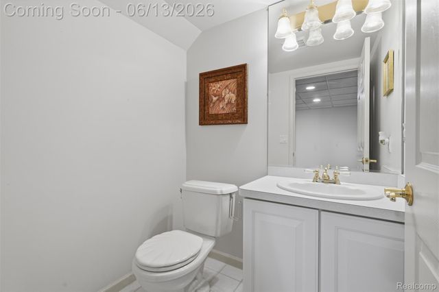 2935 Ivy Hill Drive, Commerce Charter Township, MI 48382