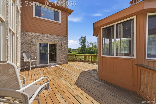 2935 Ivy Hill Drive, Commerce Charter Township, MI 48382