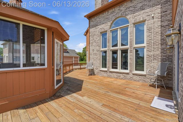 2935 Ivy Hill Drive, Commerce Charter Township, MI 48382