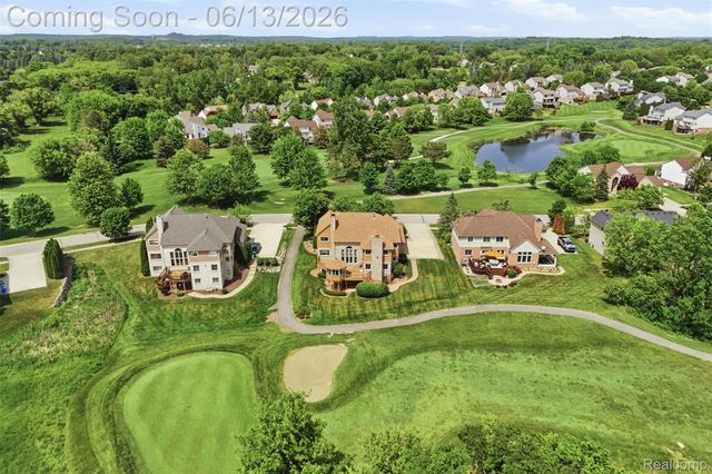 2935 Ivy Hill Drive, Commerce Charter Township, MI 48382
