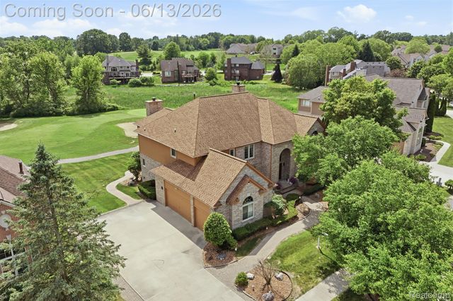 2935 Ivy Hill Drive, Commerce Charter Township, MI 48382