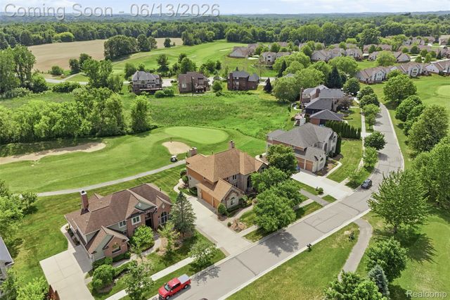 2935 Ivy Hill Drive, Commerce Charter Township, MI 48382