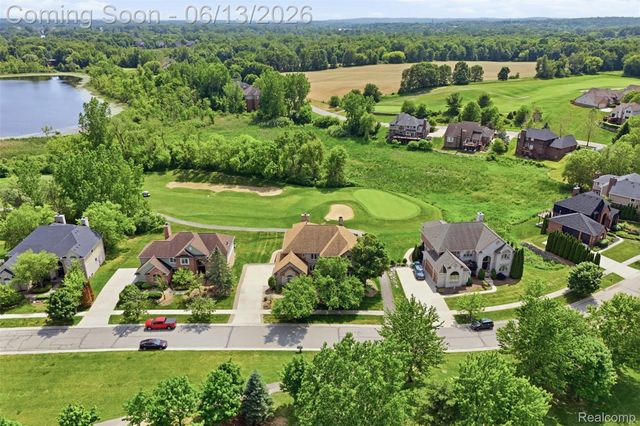 2935 Ivy Hill Drive, Commerce Charter Township, MI 48382
