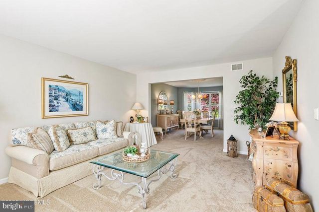 21 ORCHID LA, Barnegat, NJ 08005