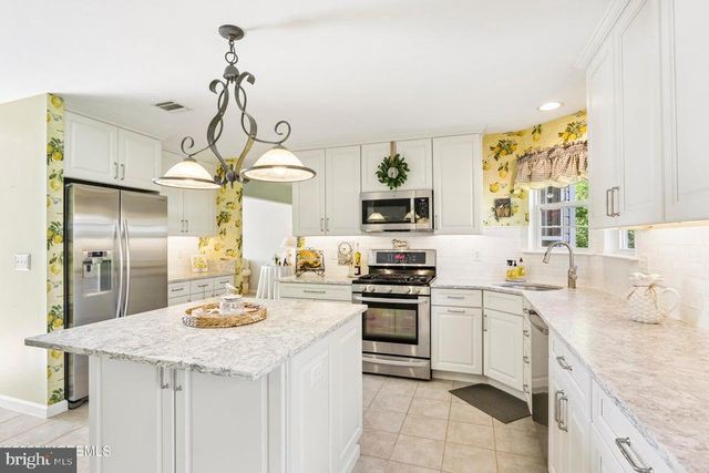 21 ORCHID LA, Barnegat, NJ 08005